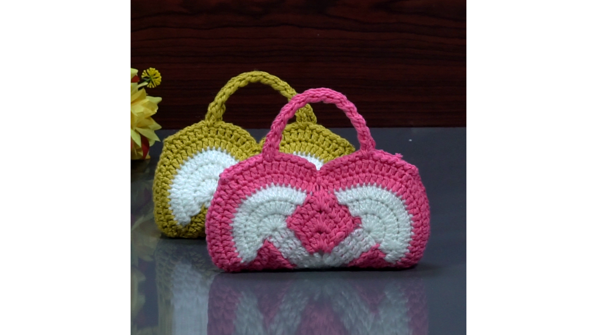 Beautiful Woolen Mobile Bag- Handmade & Stylish - Image 2