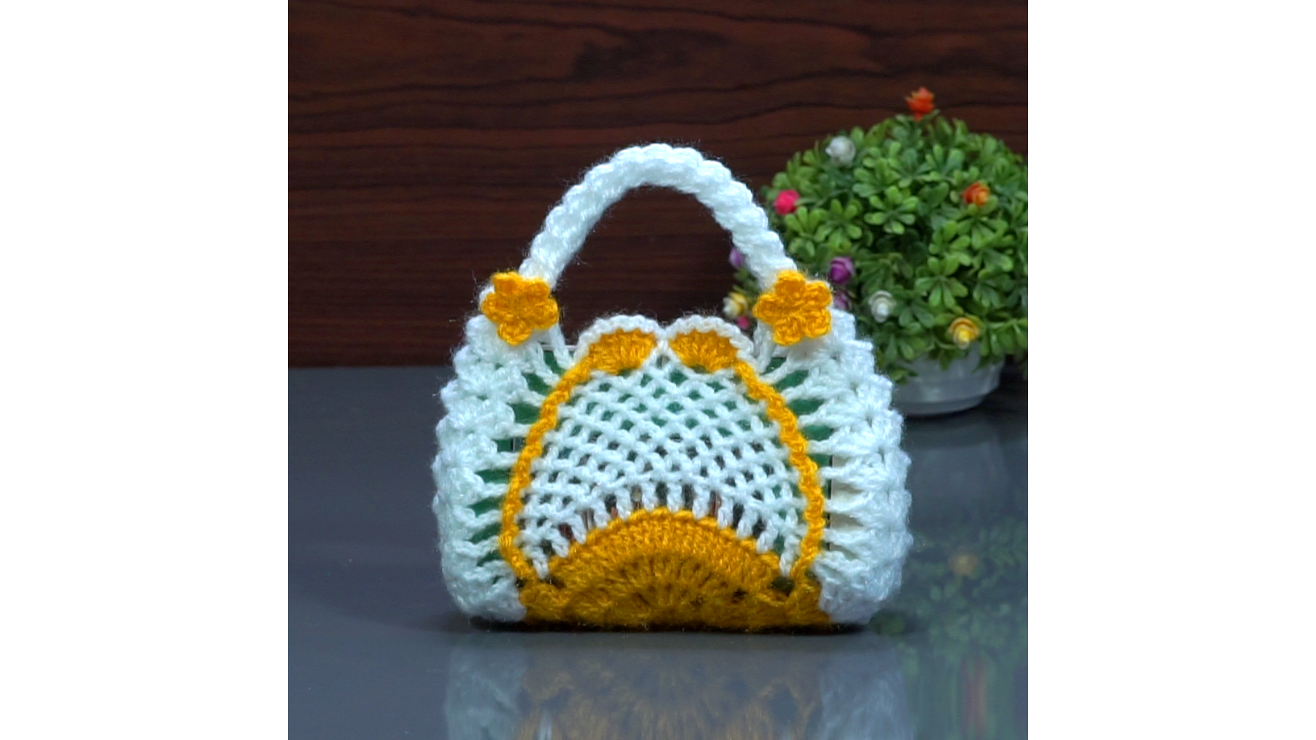 Crocheted Mobile Bag For Girls