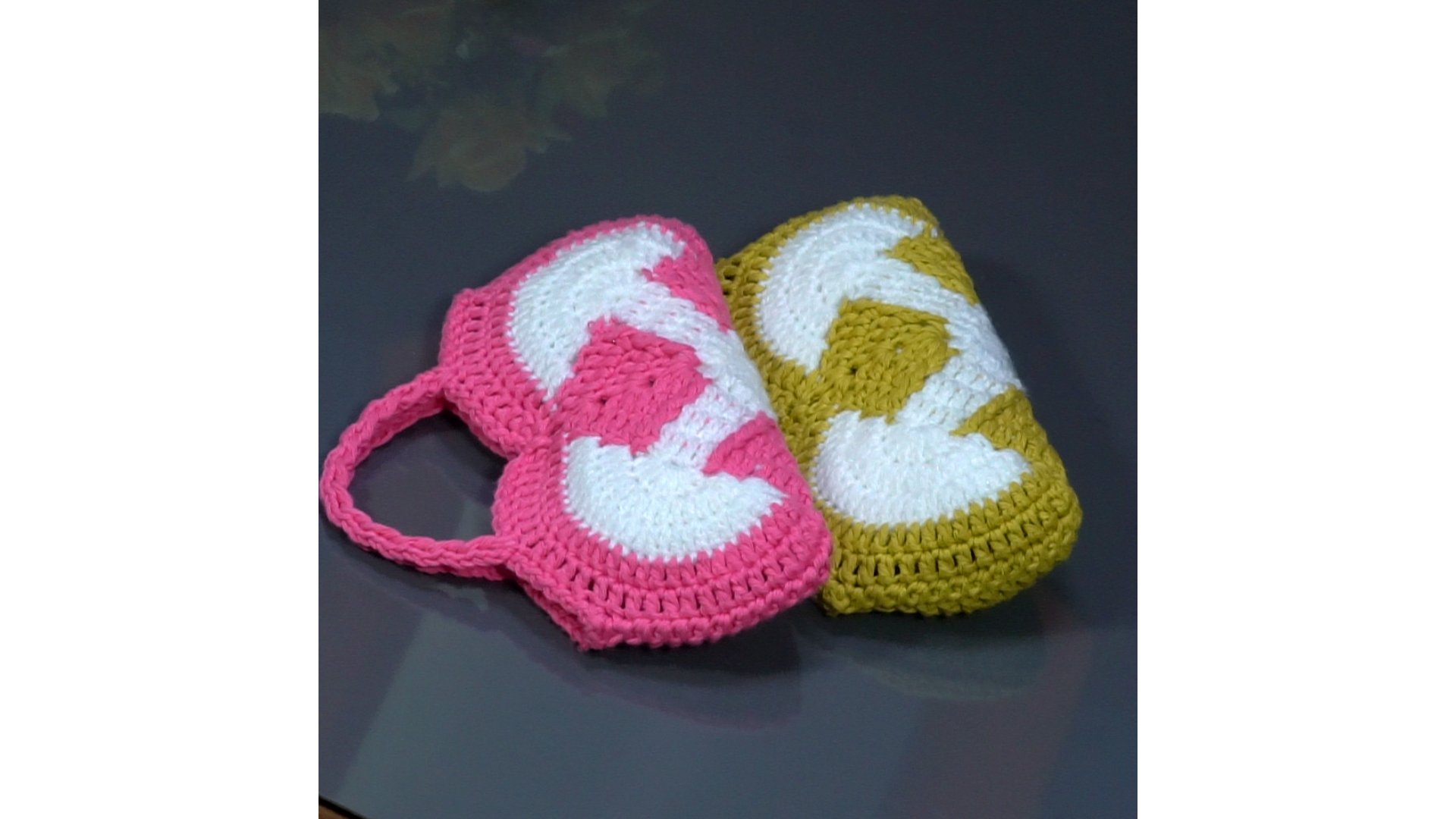 Beautiful Woolen Mobile Bag- Handmade & Stylish - Image 3