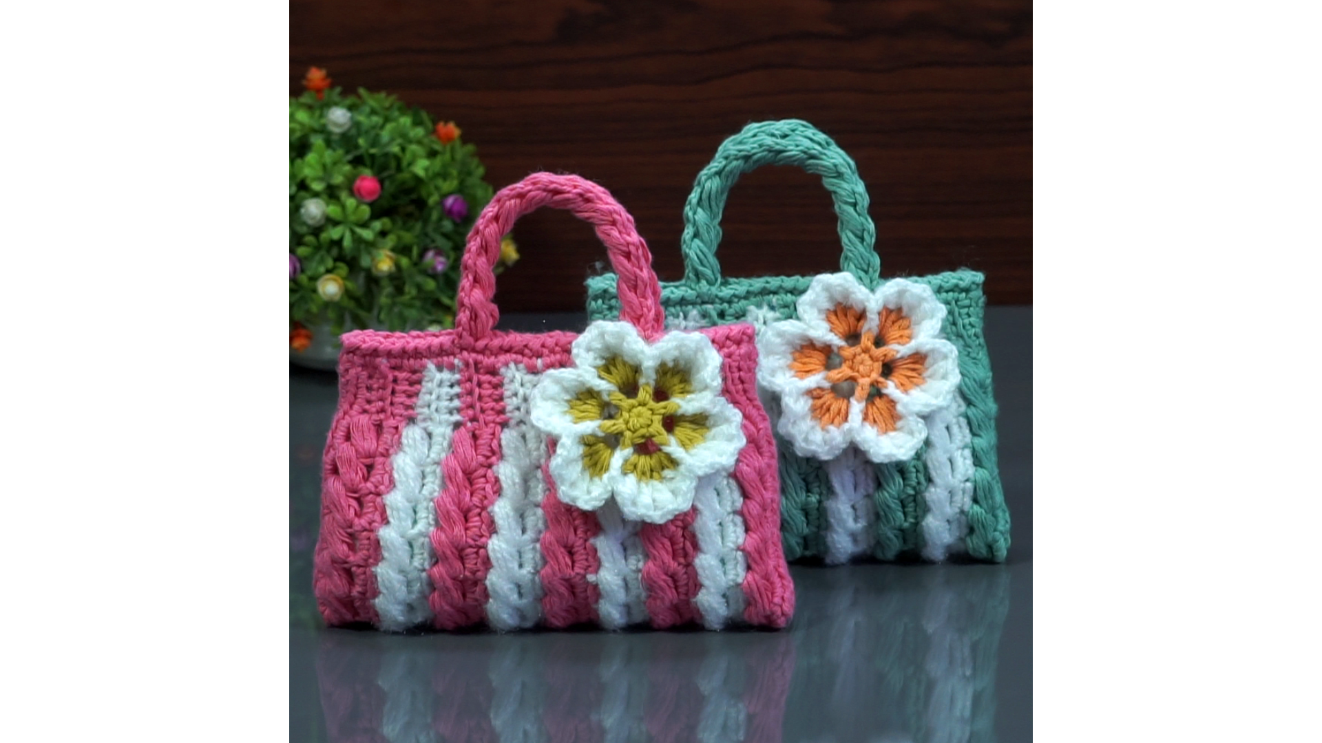 Beautiful Woolen Mobile Carry Bag - Image 3