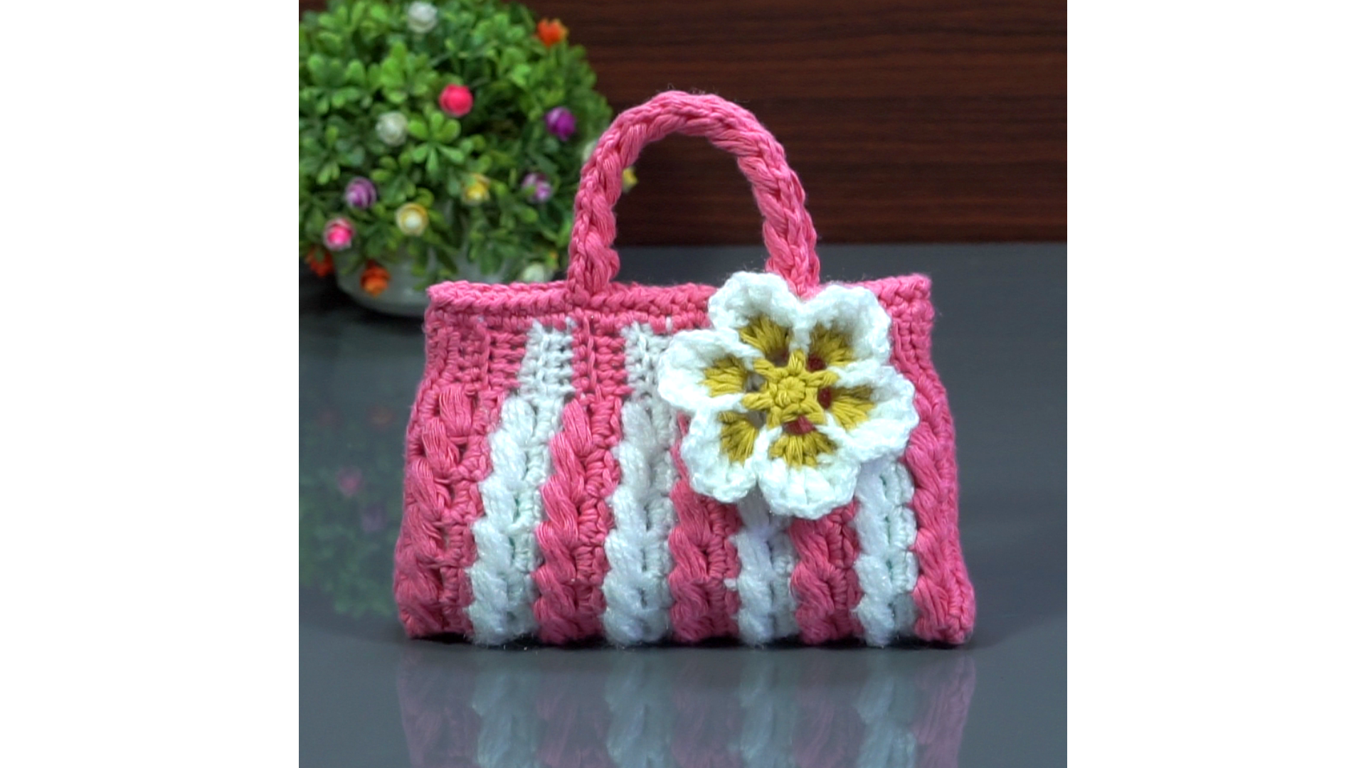 Mini Bag In Red & White Pattern With a Beautiful Flower.